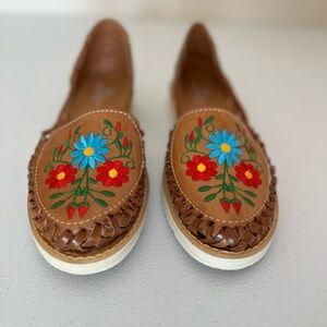 Floral Embroidered Tan Women's Loafers